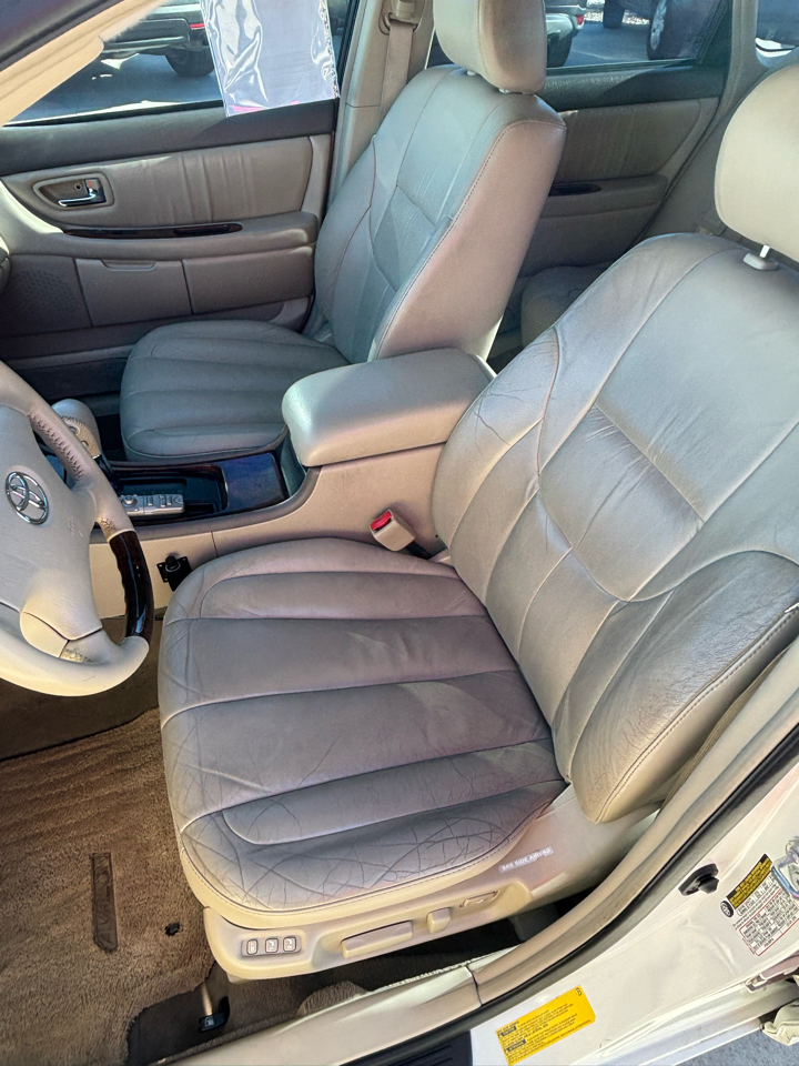Toyota Avalon 4dr Sdn XL w/Bucket Seats 2004