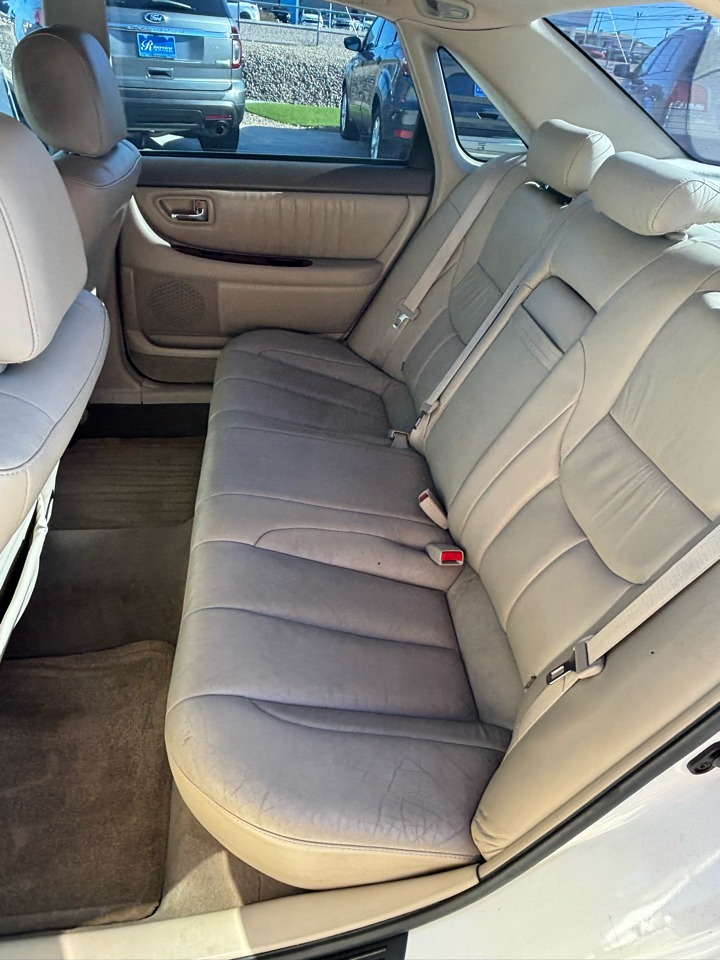 Toyota Avalon 4dr Sdn XL w/Bucket Seats 2004