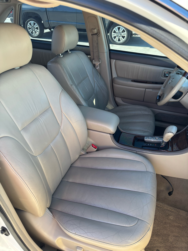 Toyota Avalon 4dr Sdn XL w/Bucket Seats 2004
