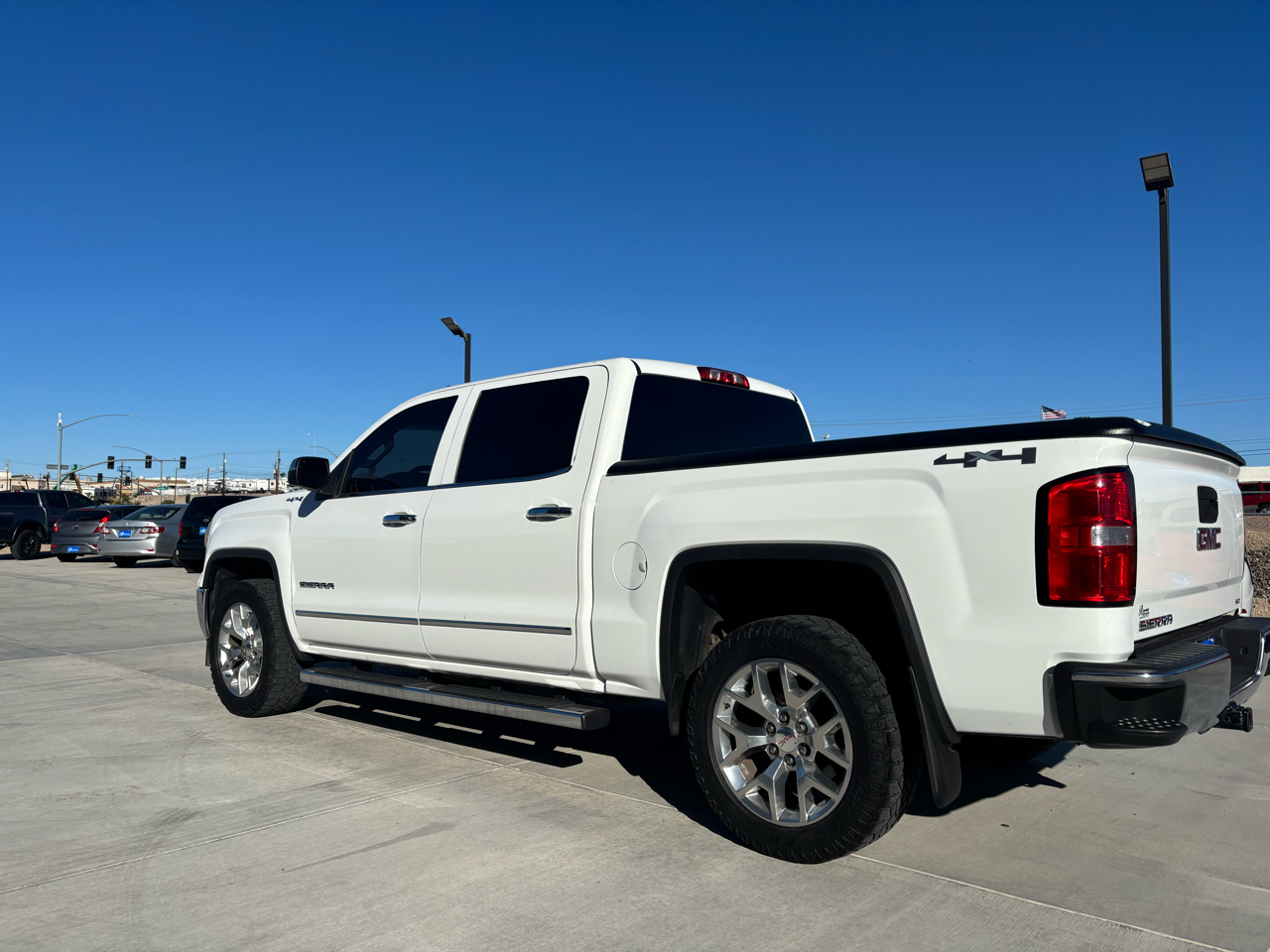 GMC Sierra 1500 4WD Crew Cab 143.5" SLT 2015