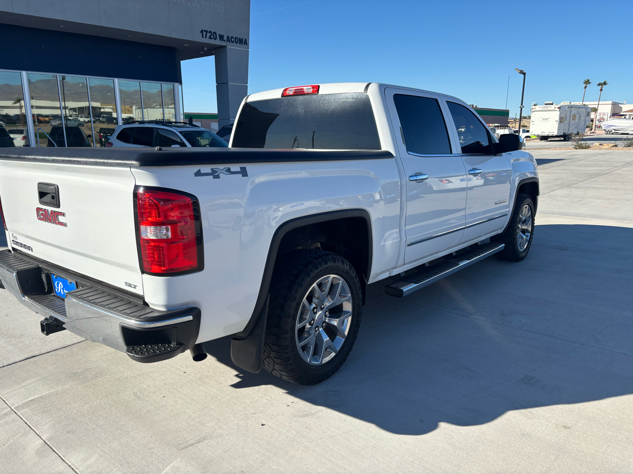 GMC Sierra 1500 4WD Crew Cab 143.5" SLT 2015