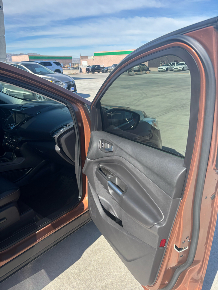 Ford Escape Titanium FWD 2017