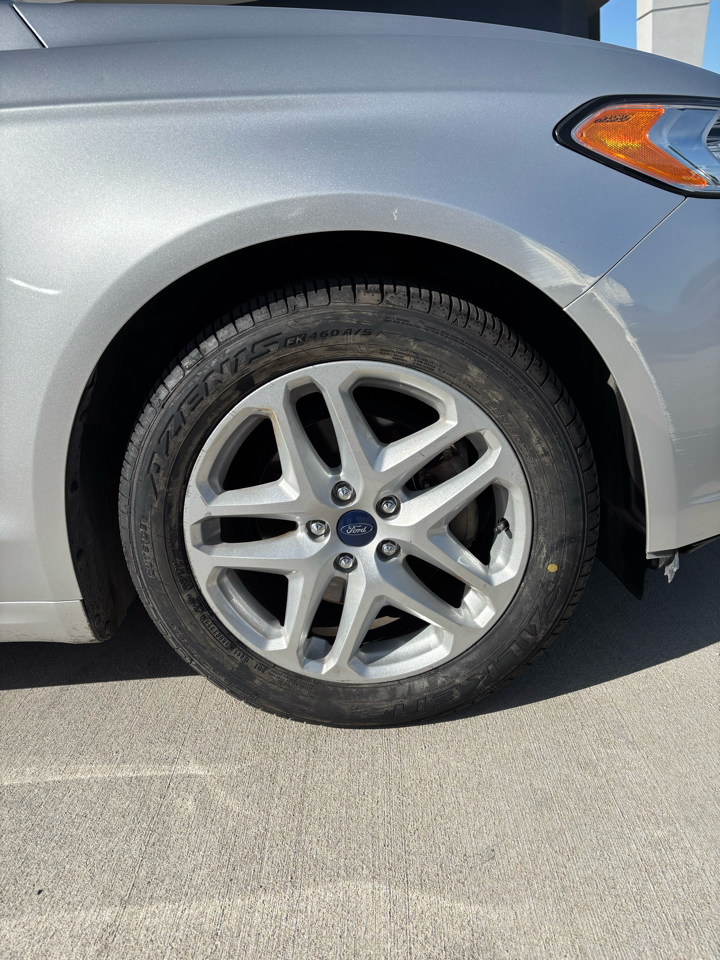 Ford Fusion 4dr Sdn SE FWD 2014