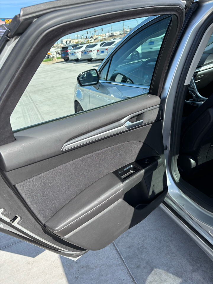 Ford Fusion 4dr Sdn SE FWD 2014