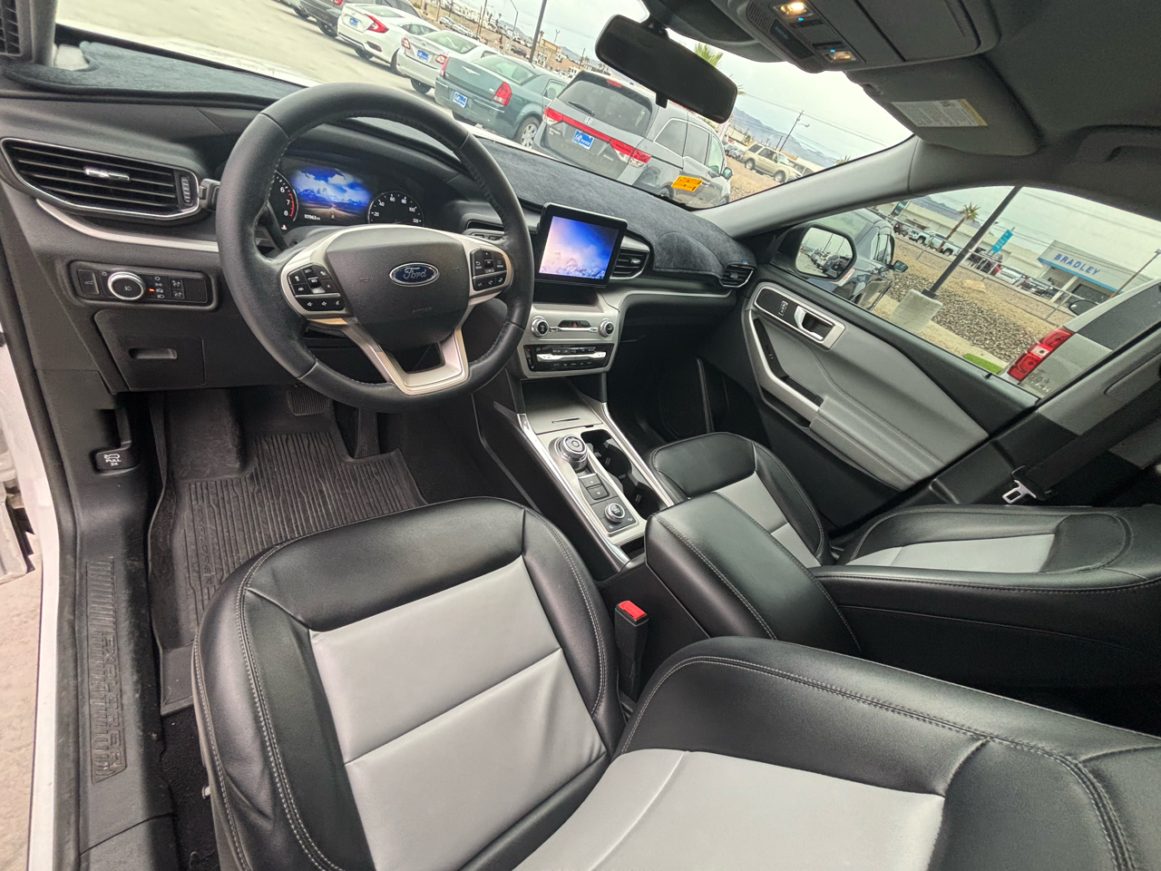 Ford Explorer XLT 4WD 2022