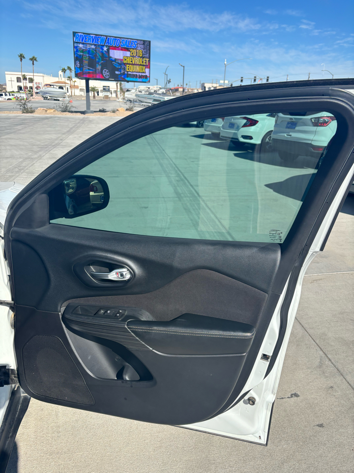 Jeep Cherokee FWD 4dr Sport 2016