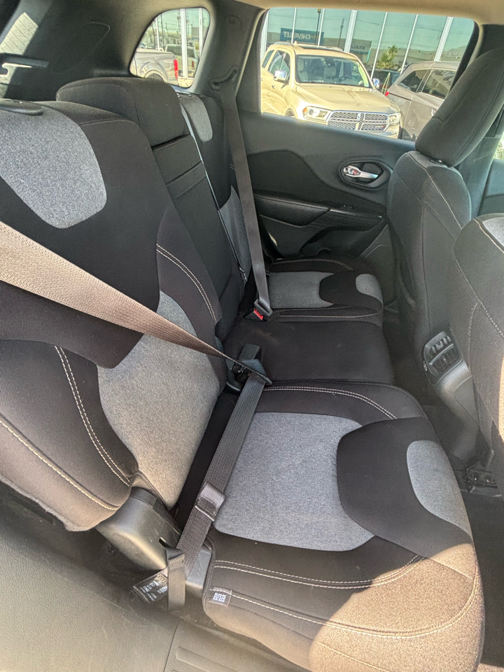 Jeep Cherokee FWD 4dr Sport 2016