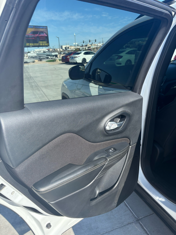 Jeep Cherokee FWD 4dr Sport 2016