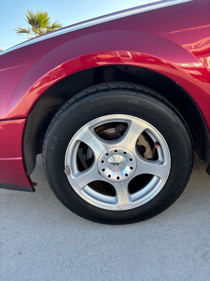 Ford Mustang 2dr Cpe Deluxe 2004