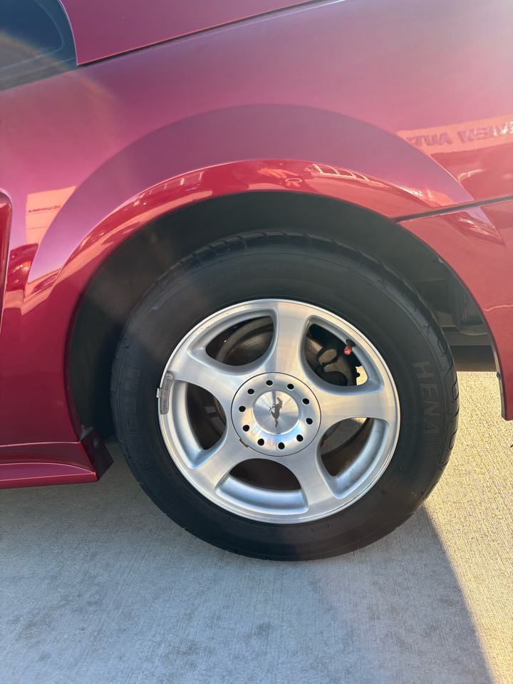 Ford Mustang 2dr Cpe Deluxe 2004