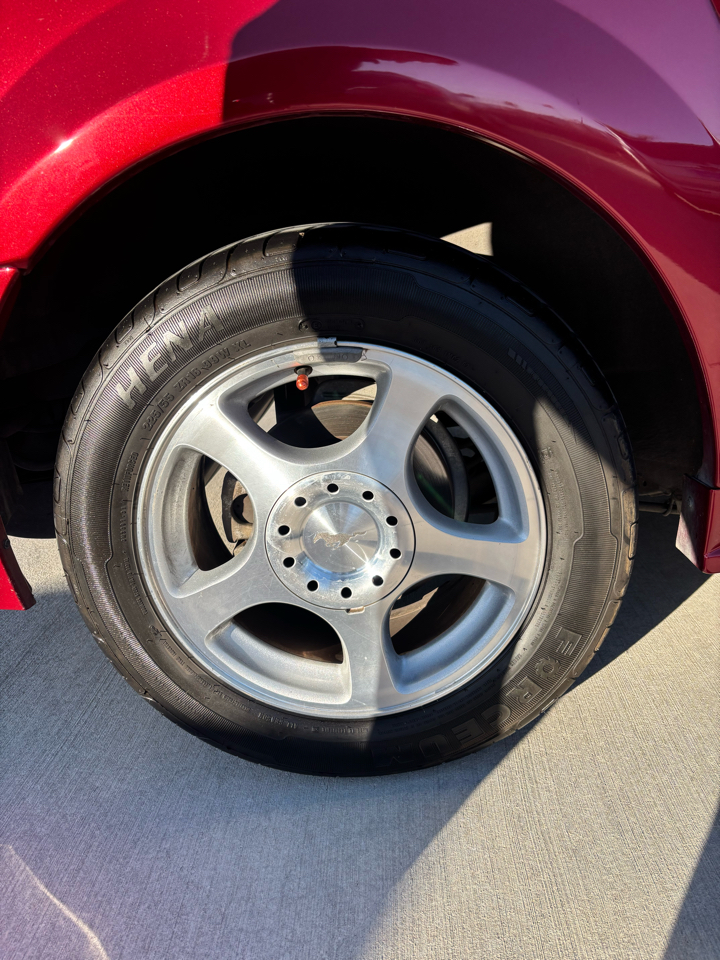 Ford Mustang 2dr Cpe Deluxe 2004