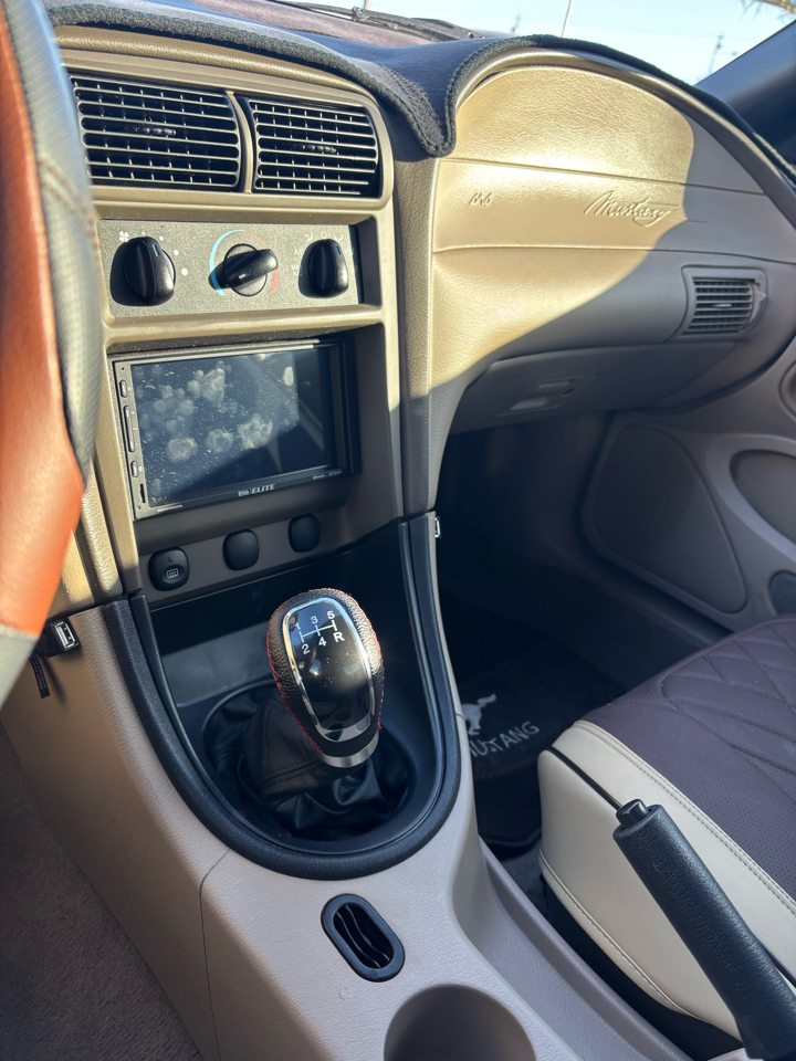 Ford Mustang 2dr Cpe Deluxe 2004