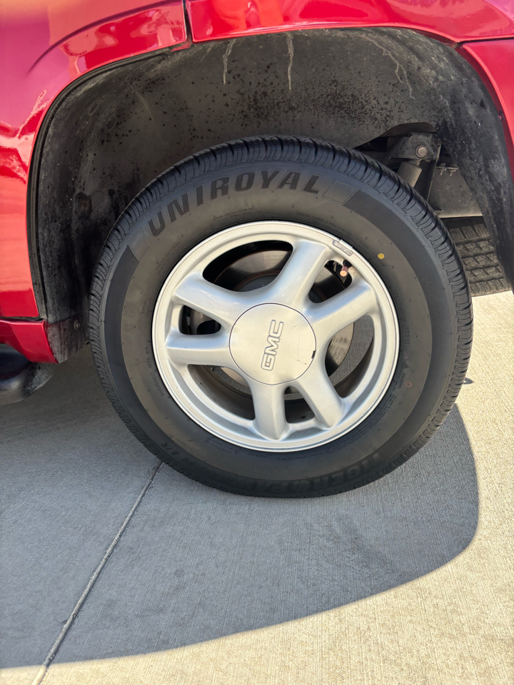 GMC Envoy 4dr 2WD SLE 2004