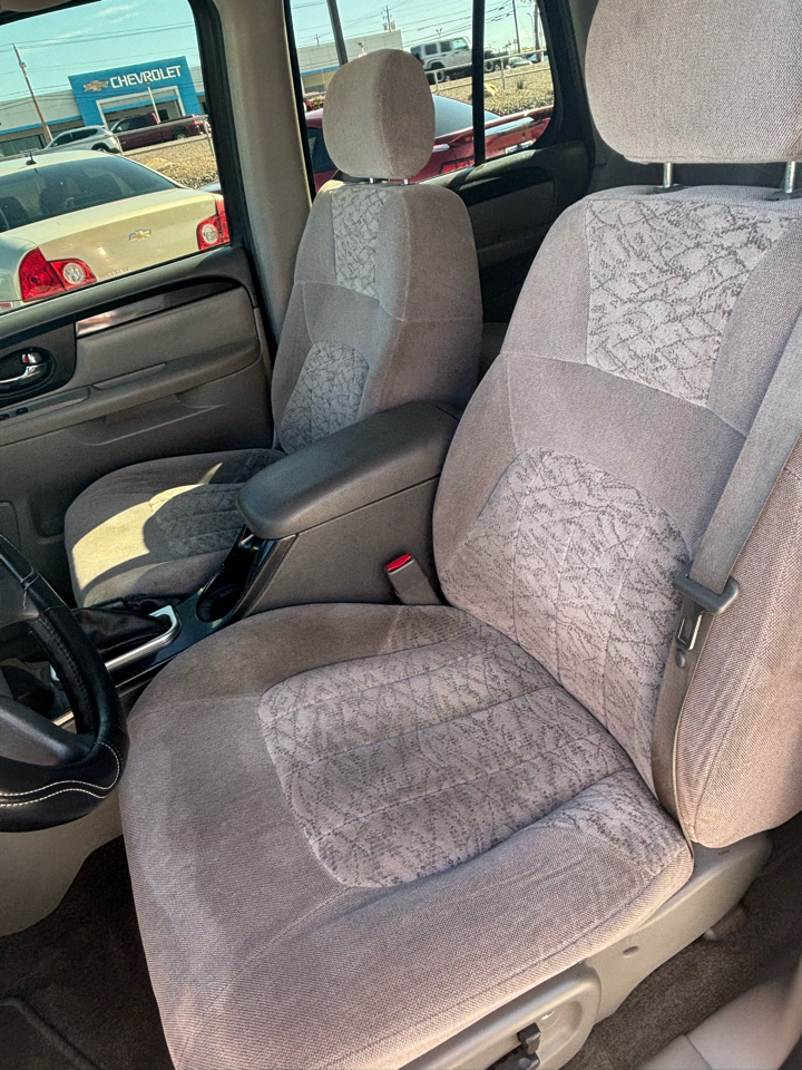 GMC Envoy 4dr 2WD SLE 2004