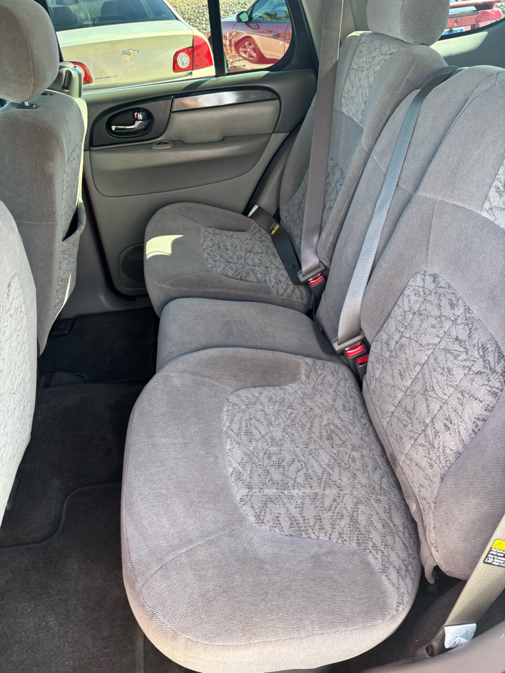 GMC Envoy 4dr 2WD SLE 2004