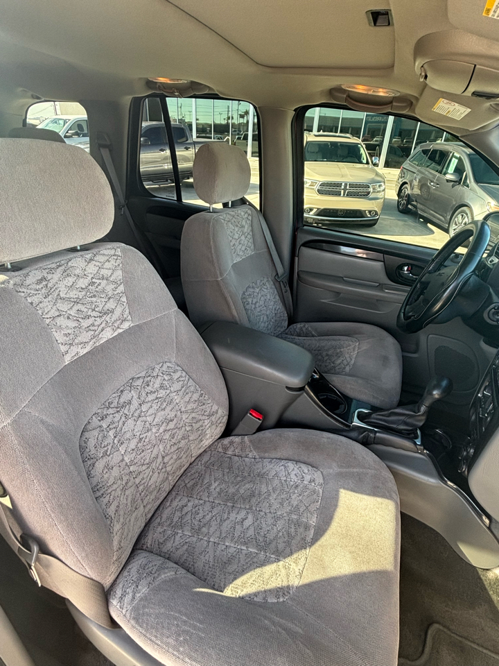 GMC Envoy 4dr 2WD SLE 2004