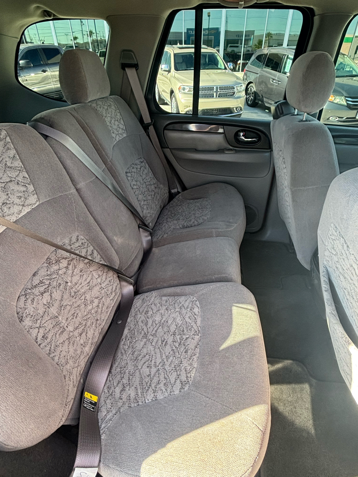 GMC Envoy 4dr 2WD SLE 2004