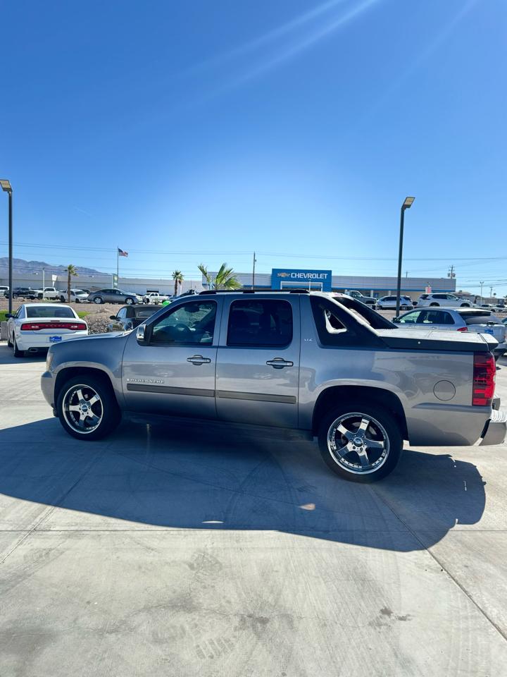 Chevrolet Avalanche 4WD Crew Cab 130" LTZ 2007