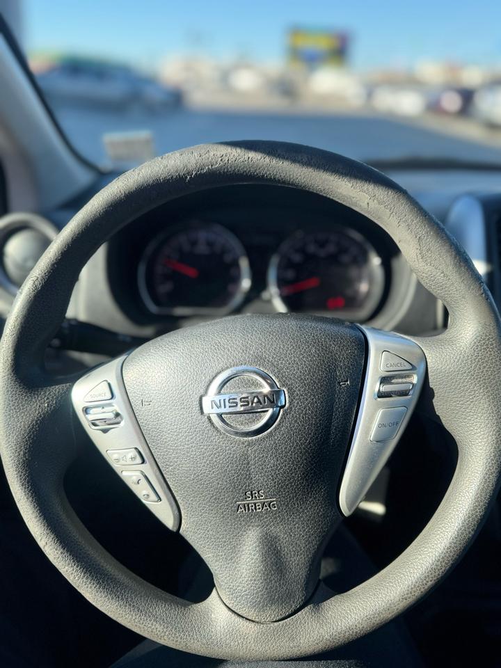 Nissan Versa 4dr Sdn CVT 1.6 SV 2016