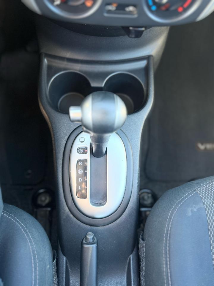 Nissan Versa 4dr Sdn CVT 1.6 SV 2016