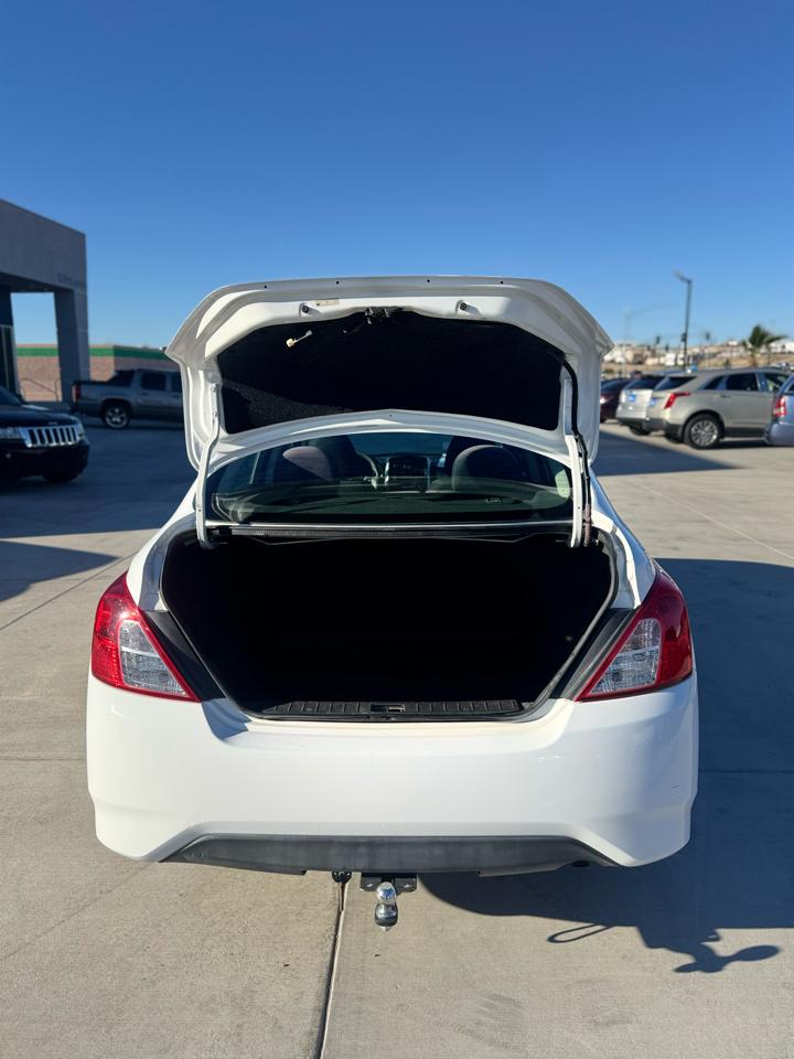 Nissan Versa 4dr Sdn CVT 1.6 SV 2016