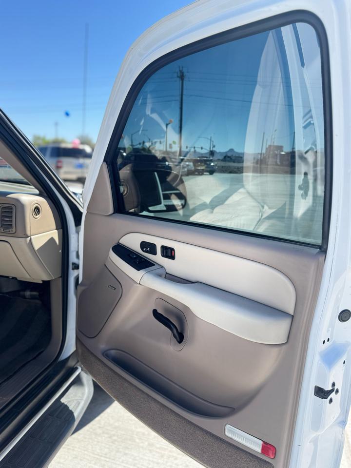 Chevrolet Tahoe 4dr 1500 LT 2003