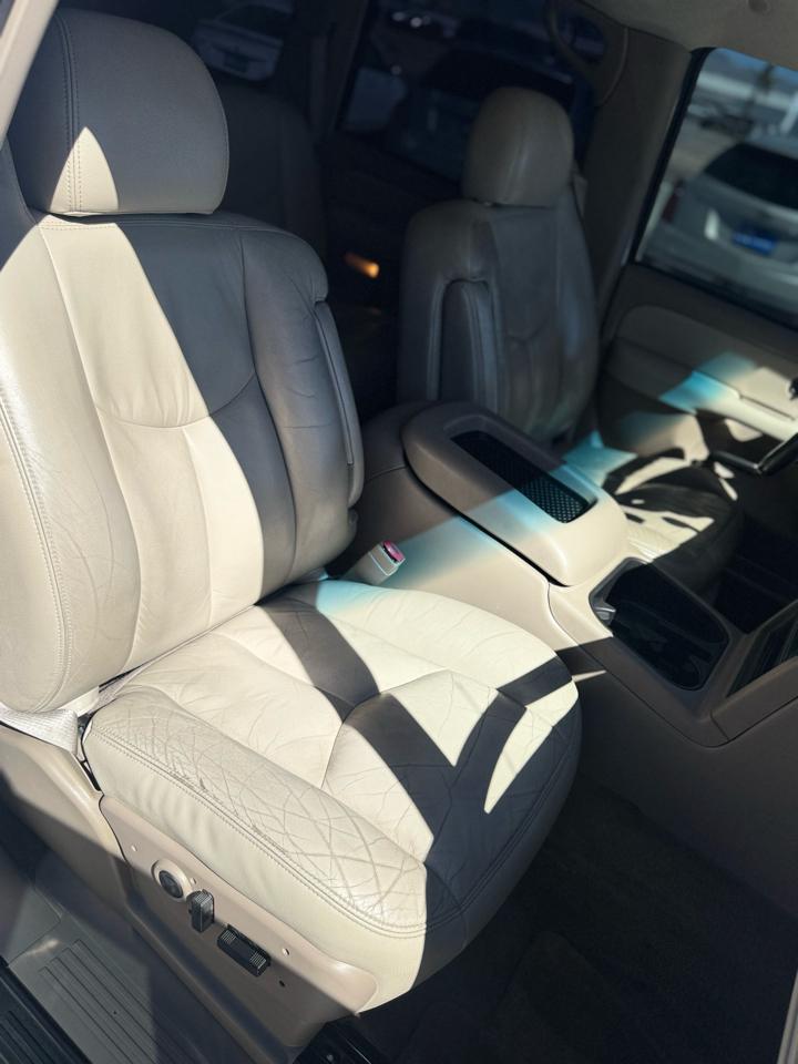 Chevrolet Tahoe 4dr 1500 LT 2003