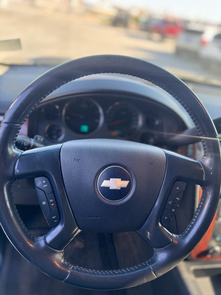 Chevrolet Suburban 2WD 4dr 1500 LT 2007