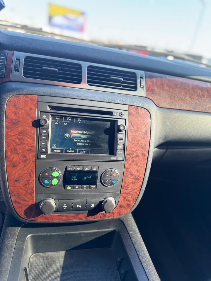 Chevrolet Suburban 2WD 4dr 1500 LT 2007