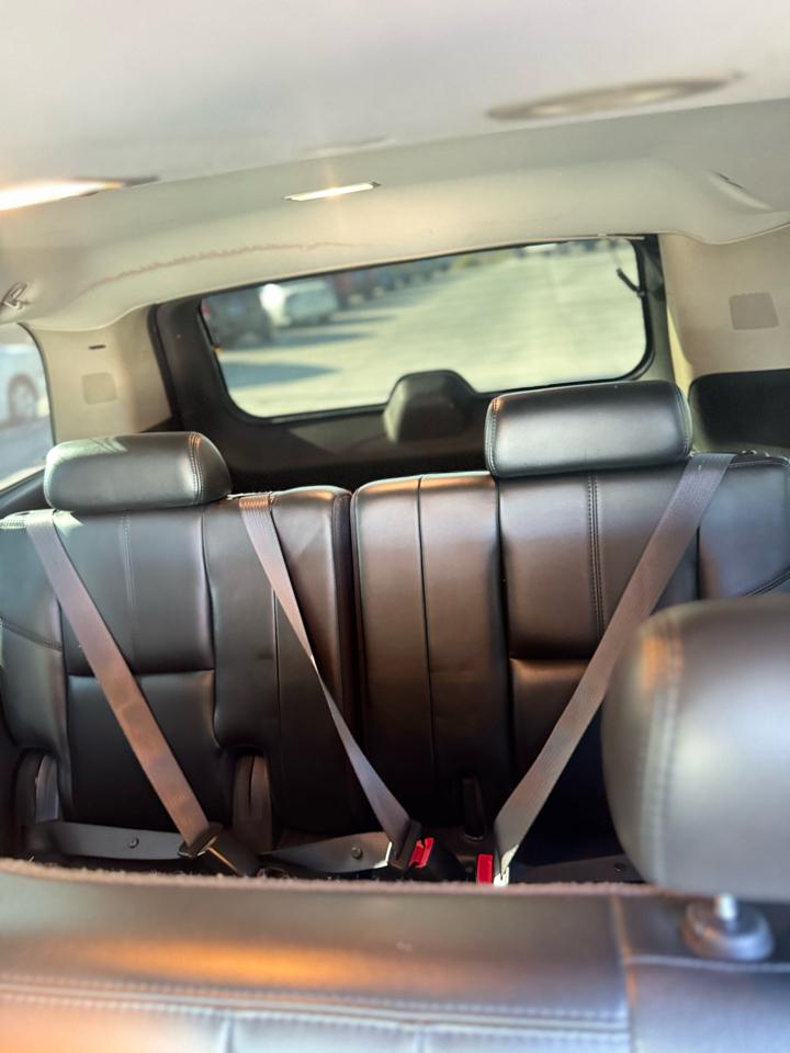 Chevrolet Suburban 2WD 4dr 1500 LT 2007