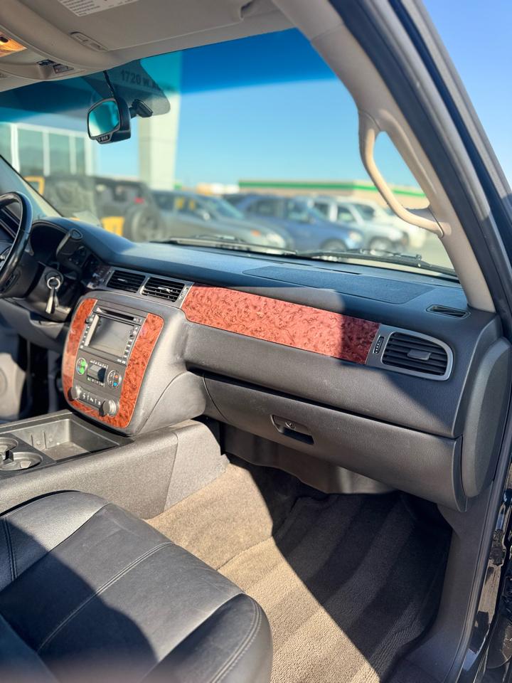 Chevrolet Suburban 2WD 4dr 1500 LT 2007