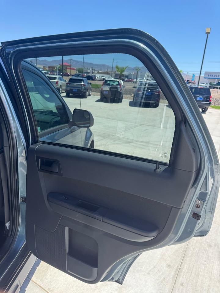 Ford Escape 4WD 4dr XLT 2012