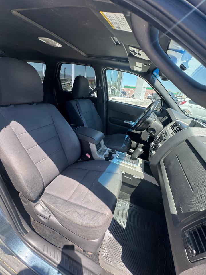 Ford Escape 4WD 4dr XLT 2012