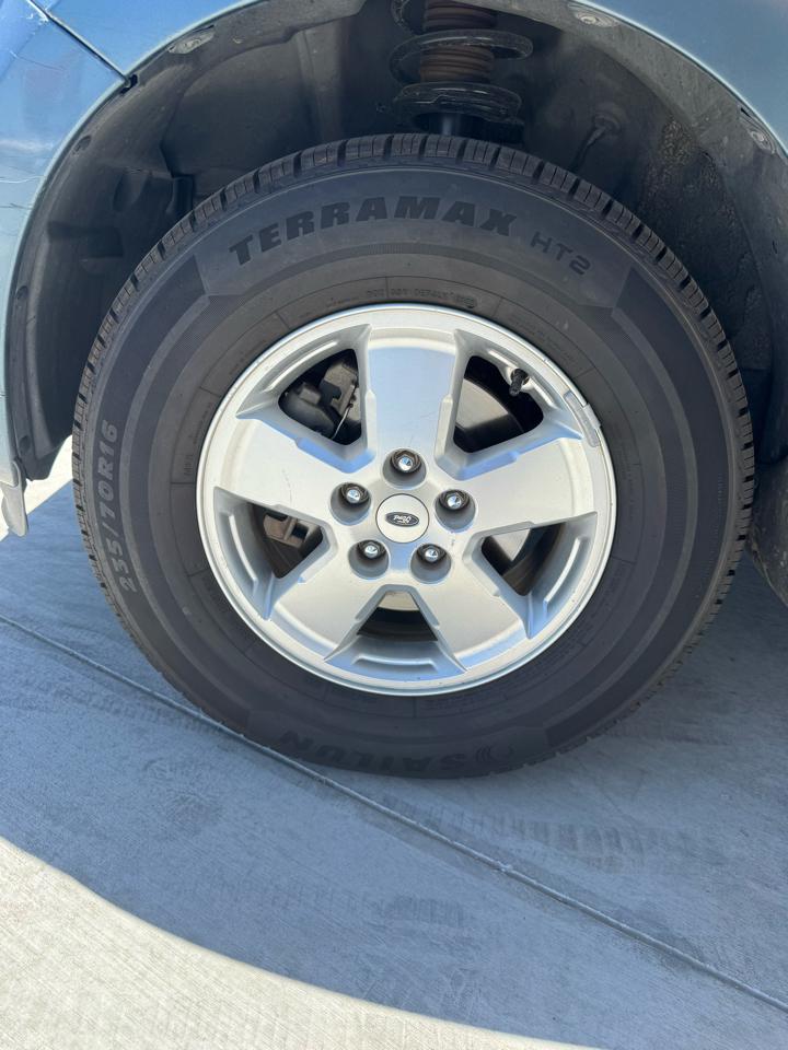 Ford Escape 4WD 4dr XLT 2012