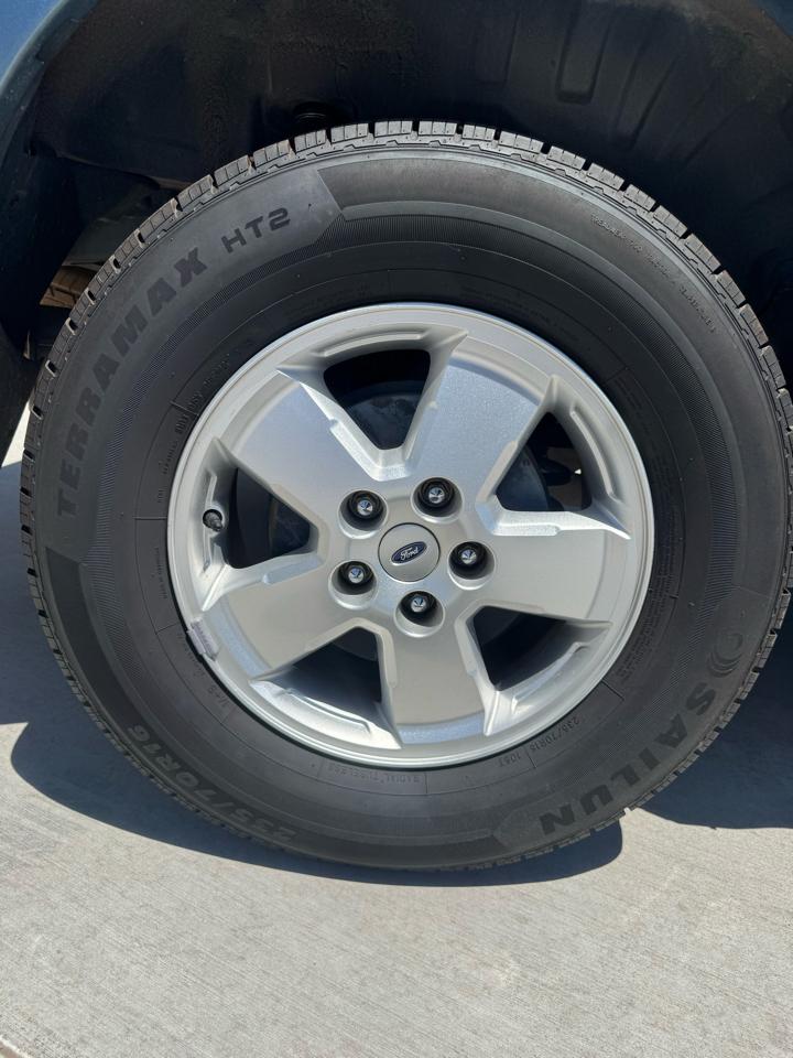 Ford Escape 4WD 4dr XLT 2012