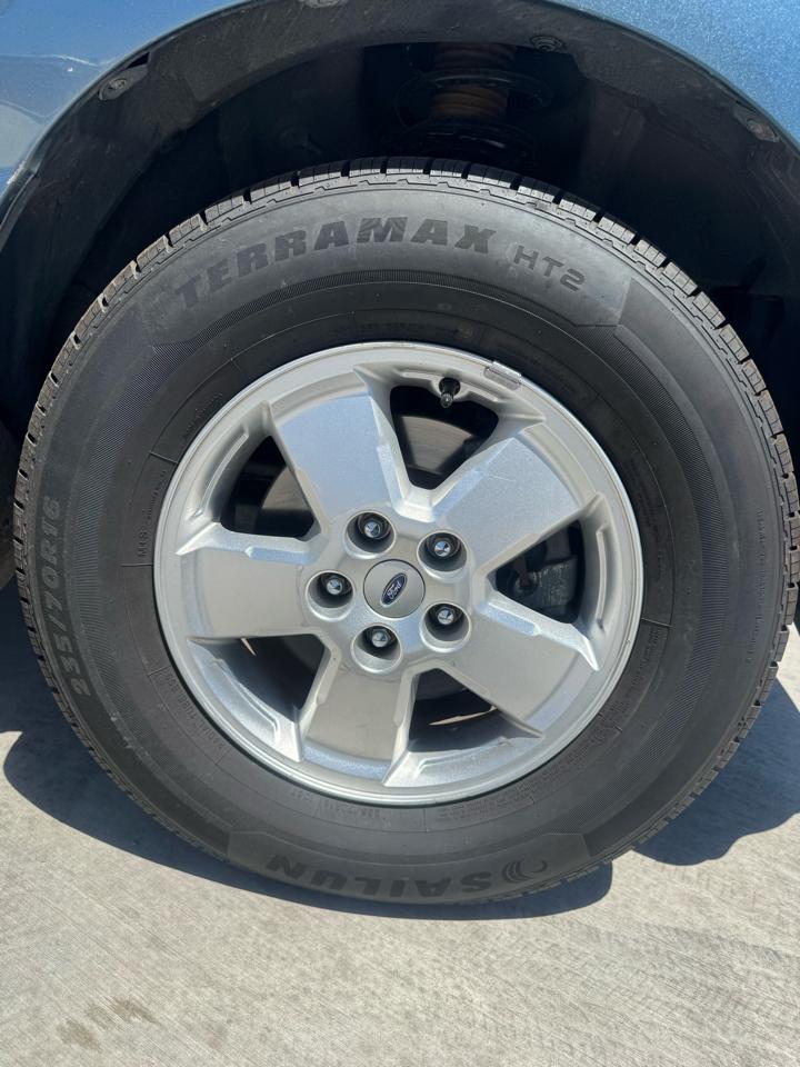 Ford Escape 4WD 4dr XLT 2012
