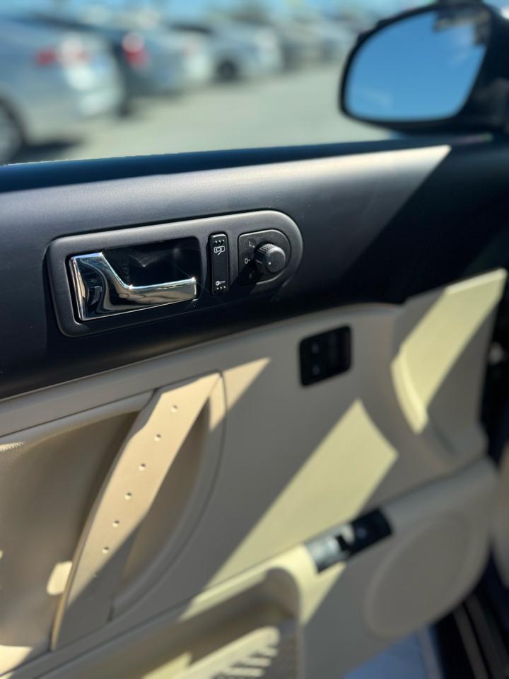 Volkswagen New Beetle Coupe 2dr Final Edition PZEV 2010