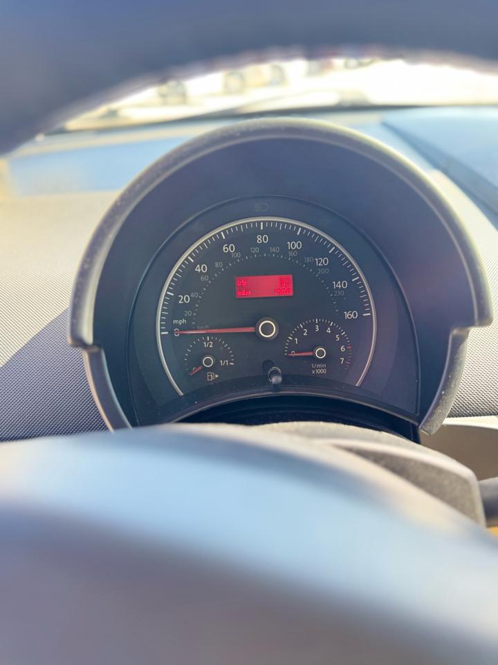 Volkswagen New Beetle Coupe 2dr Final Edition PZEV 2010