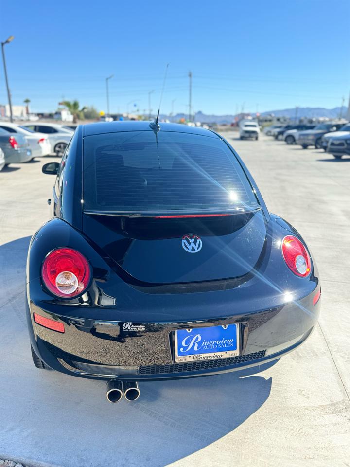 Volkswagen New Beetle Coupe 2dr Final Edition PZEV 2010