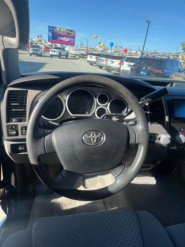 Toyota Tundra 4WD Truck  2010