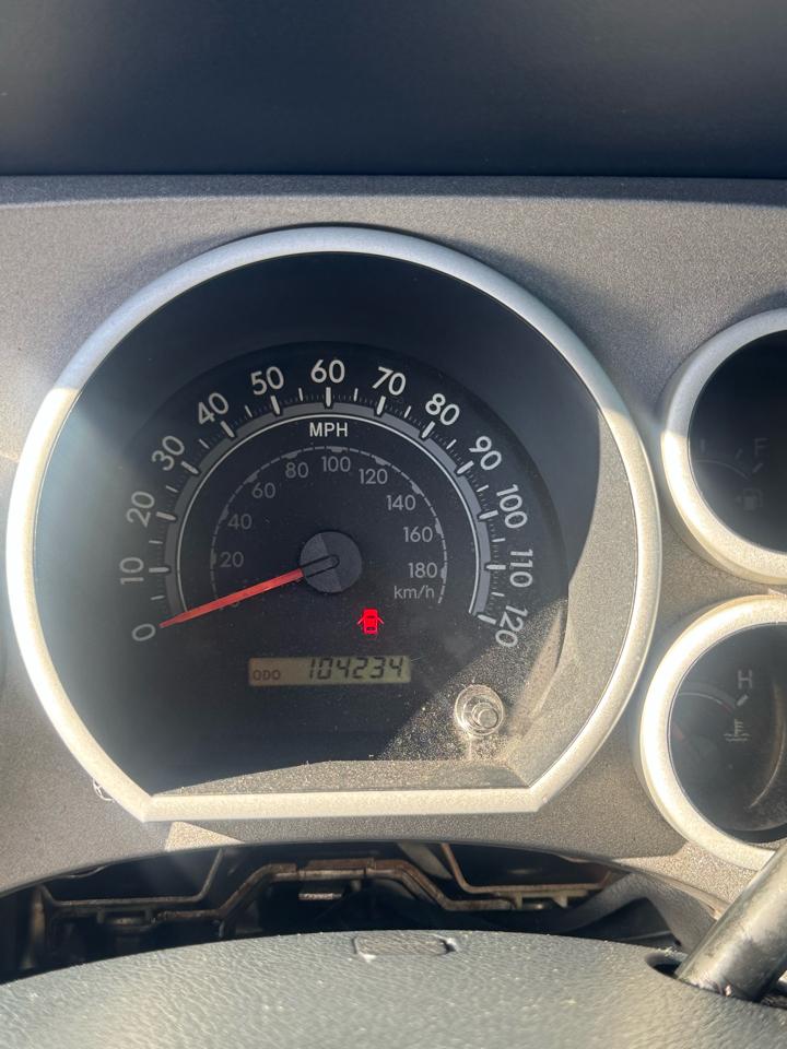 Toyota Tundra 4WD Truck  2010