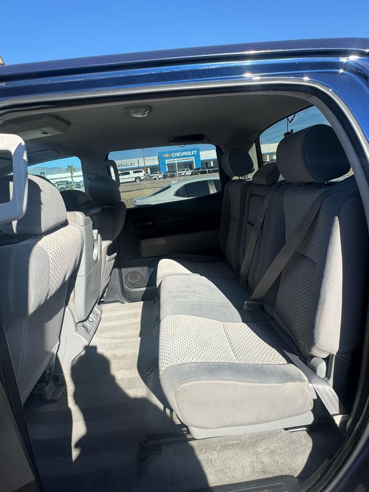 Toyota Tundra 4WD Truck  2010