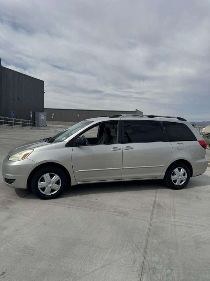 Toyota Sienna  2004