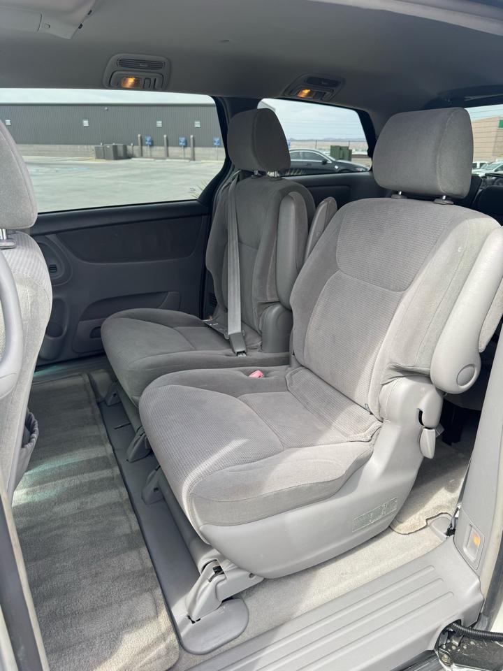 Toyota Sienna  2004