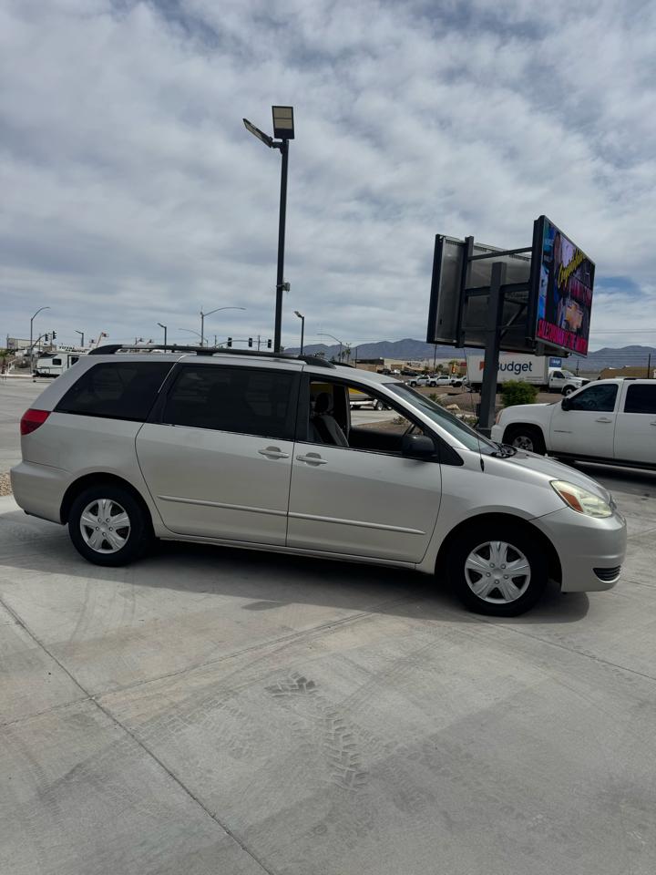 Toyota Sienna  2004