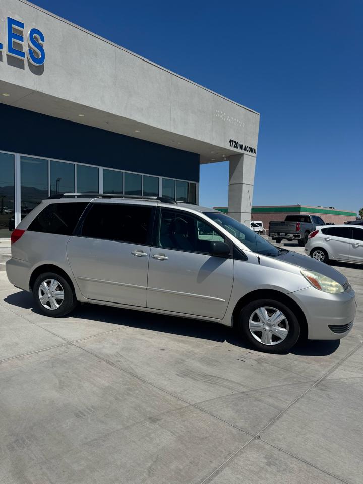 Toyota Sienna  2004