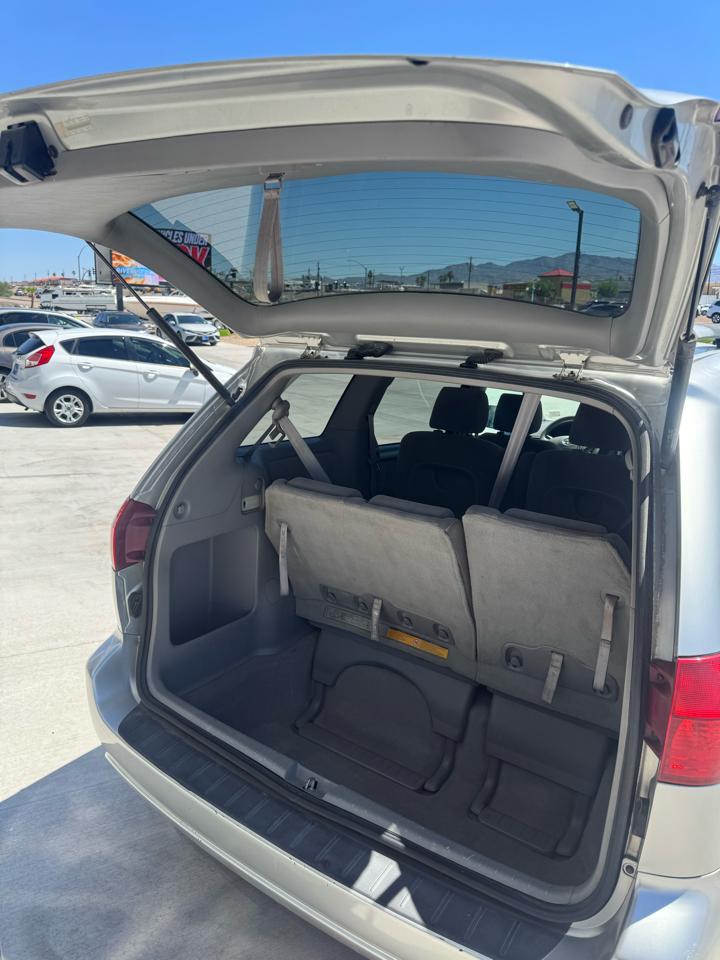 Toyota Sienna  2004