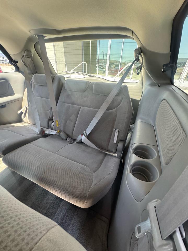 Toyota Sienna  2004