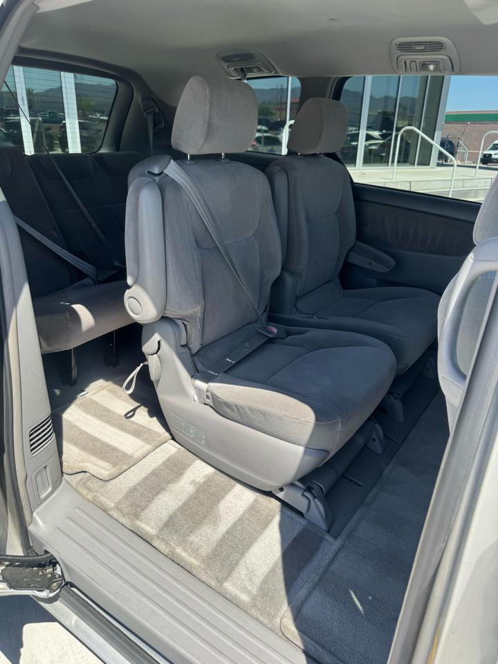 Toyota Sienna  2004