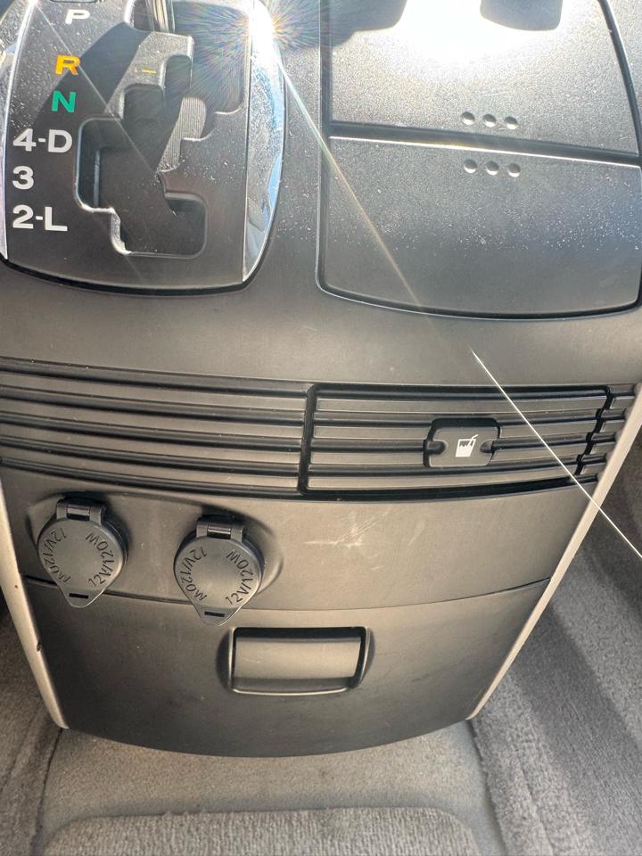 Toyota Sienna  2004